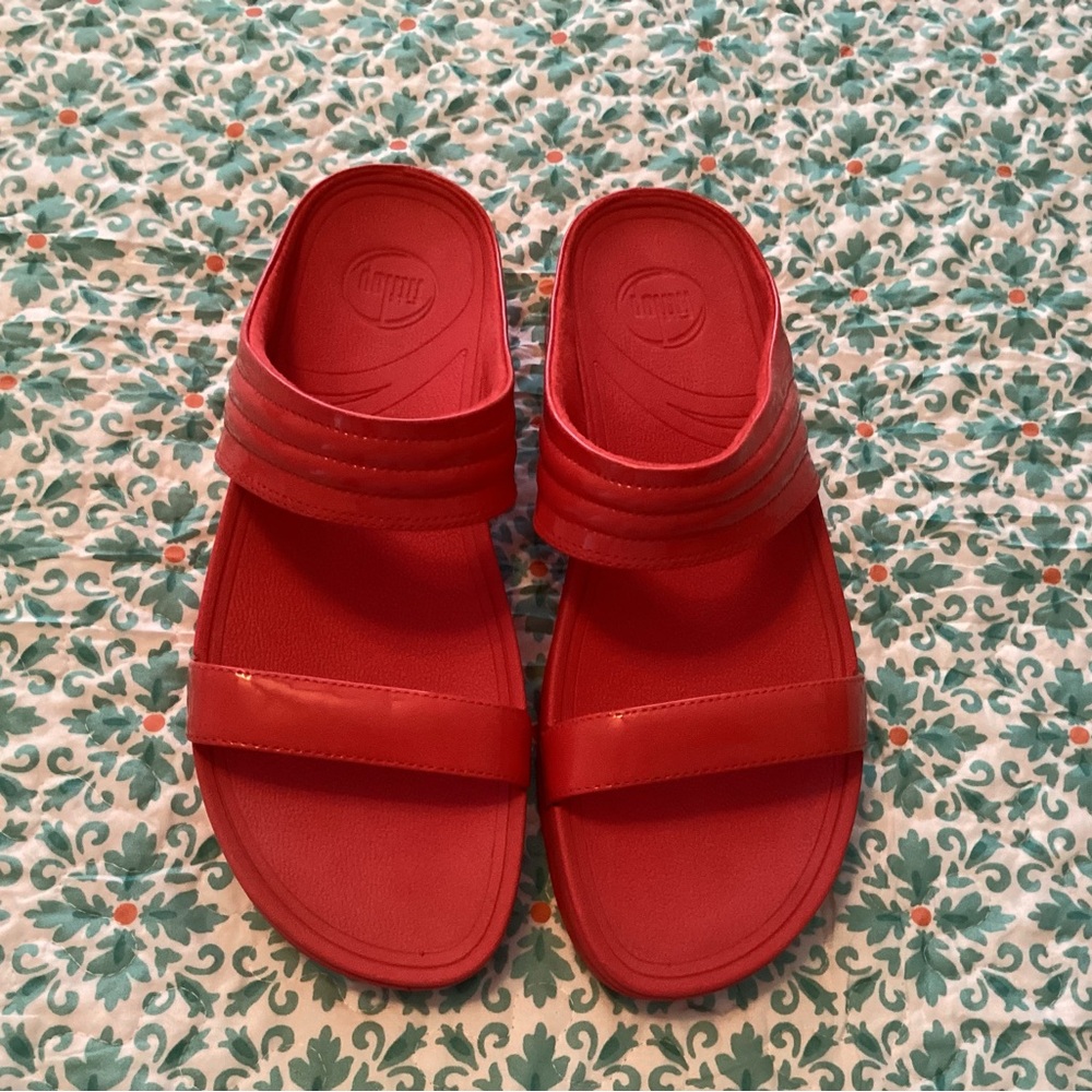 Fitflop Slide Sandals in beautiful deep coral. Size 10 NWOB